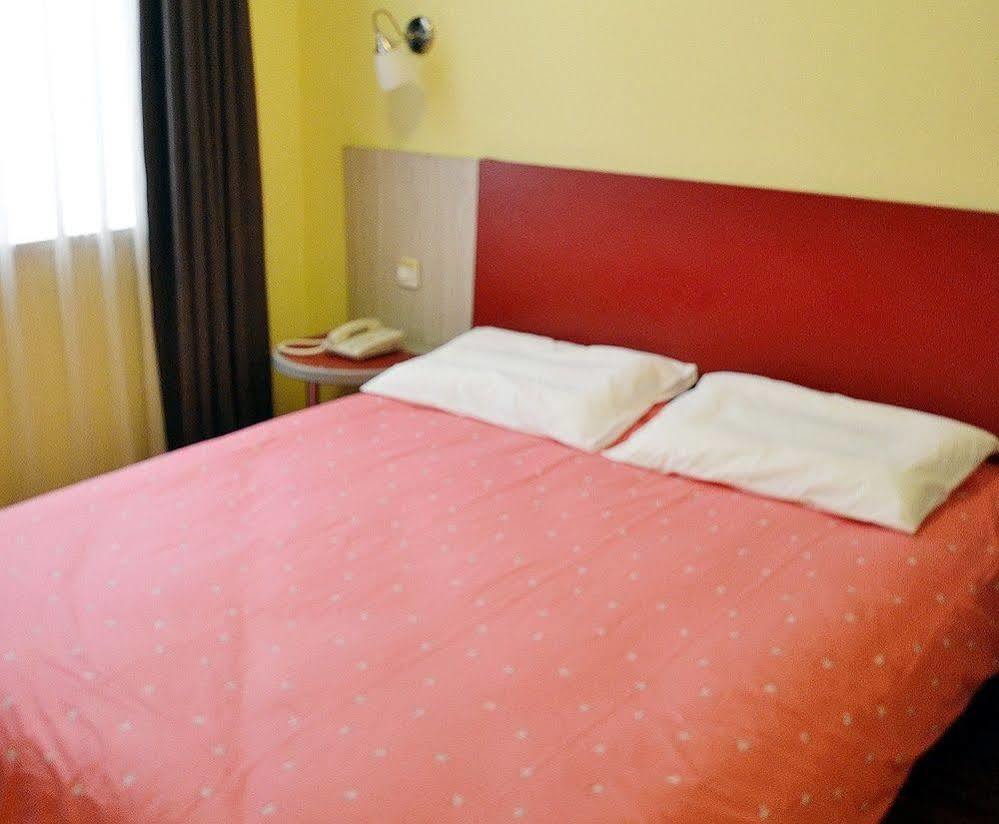 Home Inn Shanghai Century Park Exterior foto